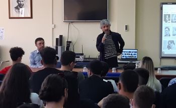 Ascanio Celestini incontra gli studenti